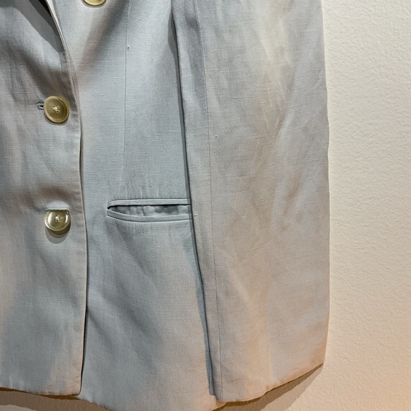 Ralph Lauren Double-Breasted White Blazer with Gold Buttons Size 6 - Picture 7 of 13
